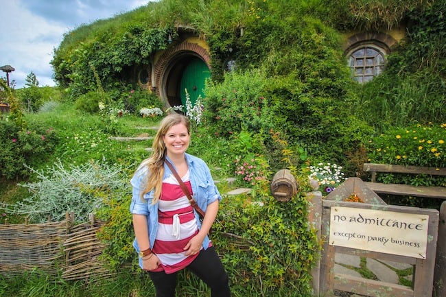 make money travel blogging